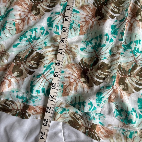 Jane + Delancey Tropical Leaf Print Button Up Shirt Size Medium - Picture 8 of 8